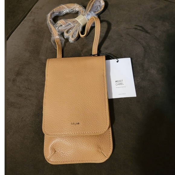 NWT~ Co Lab Vegan Leather Phone
& Card Crossbody / Color: Camel - Picture 6 of 8